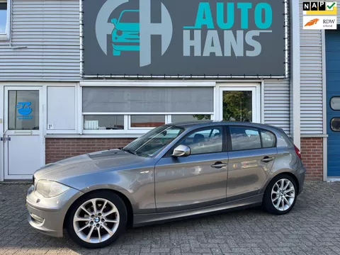 BMW 1-serie 116i Business Line Ultimate Edition | M Pakket | leder | trekhaak